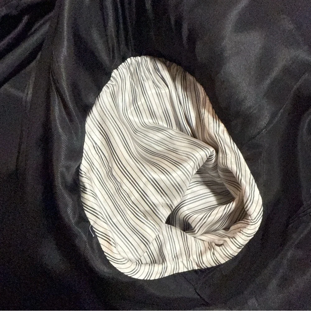 EUC - Burberry Pinstripe Kensington 100% Wool Blazer - Black - Size 46